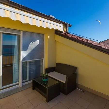 Blaue Plima 1 Tirkiz * Crikvenica